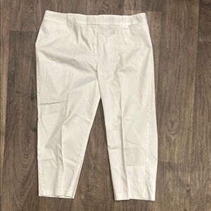 Covington Women's White Cargo Shorts